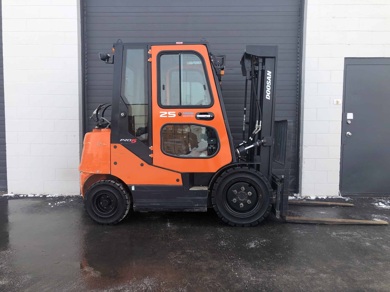 Иллюстрация модели DOOSAN G25E-5